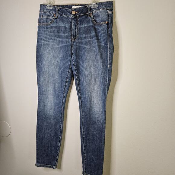 CAbi Jeans Womens 12 Med Wash Skinny Stretch Denim Mid Rise 5 Pocket Style 5882 - Picture 2 of 9